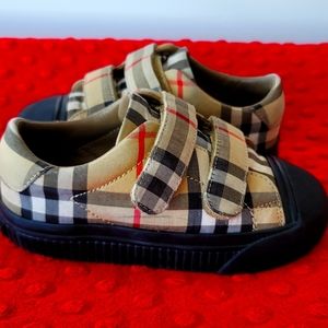 Burberry boys kids shoes EU 27 US 10. Excellent condition